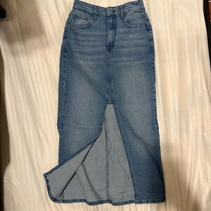 Social Tourist (Hollister) Maxi Front Slit Skirt. Never worn, brand new no tag
